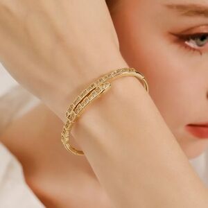Elegant Gold Bracelet